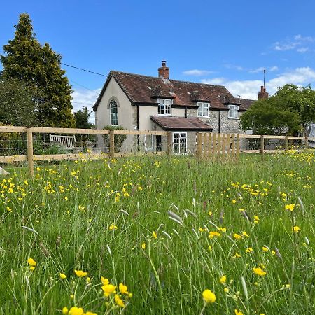 Charming Modernized Country Cottage Near Mere, Wiltshire Mere  Eksteriør billede