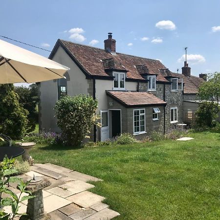 Charming Modernized Country Cottage Near Mere, Wiltshire Mere  Eksteriør billede