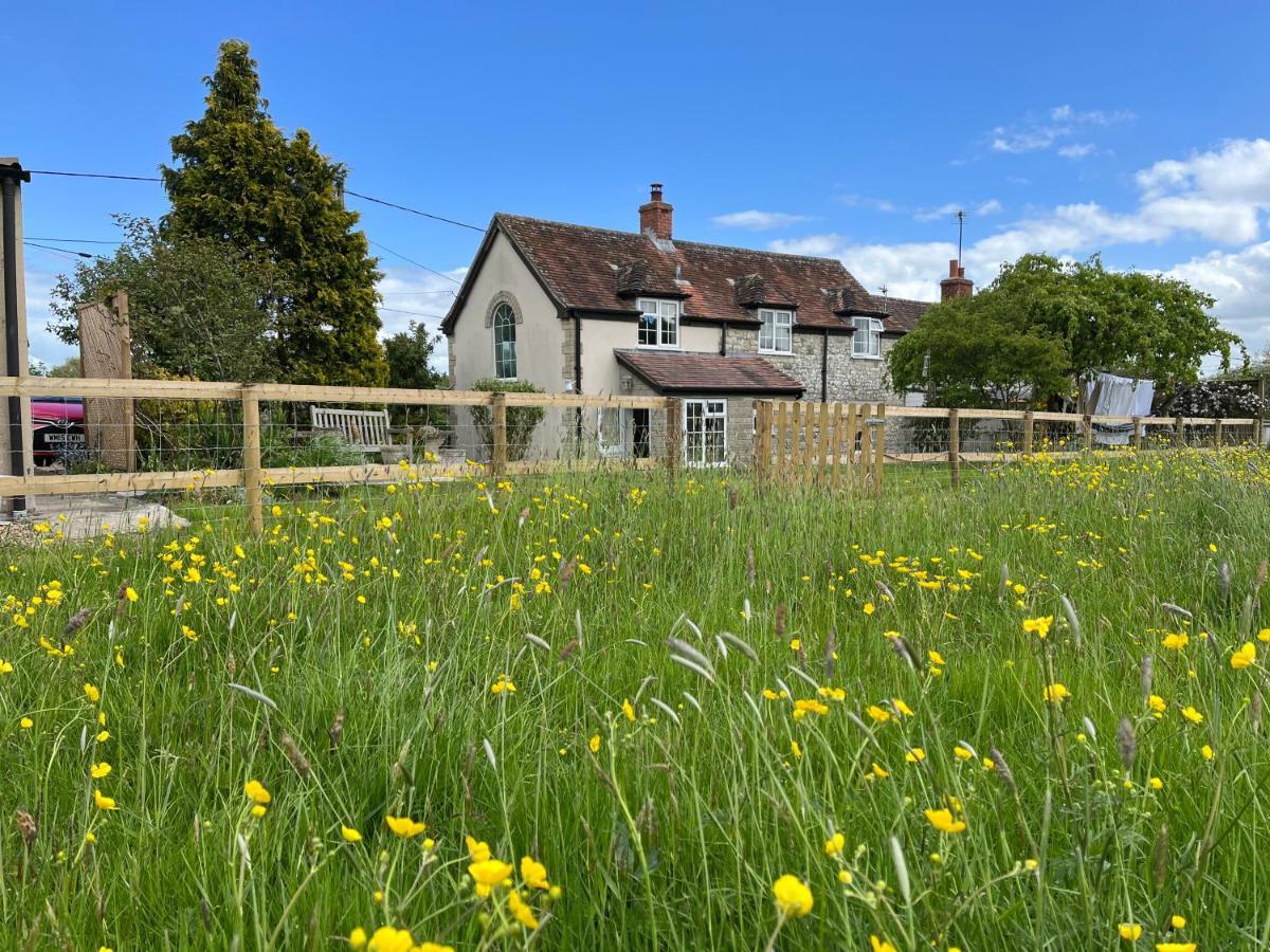 Charming Modernized Country Cottage Near Mere, Wiltshire Mere  Eksteriør billede