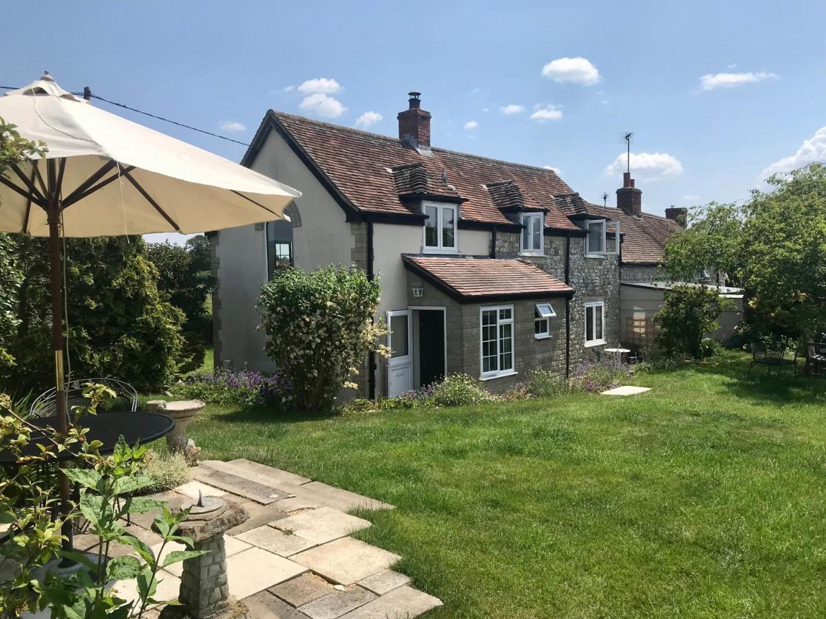 Charming Modernized Country Cottage Near Mere, Wiltshire Mere  Eksteriør billede