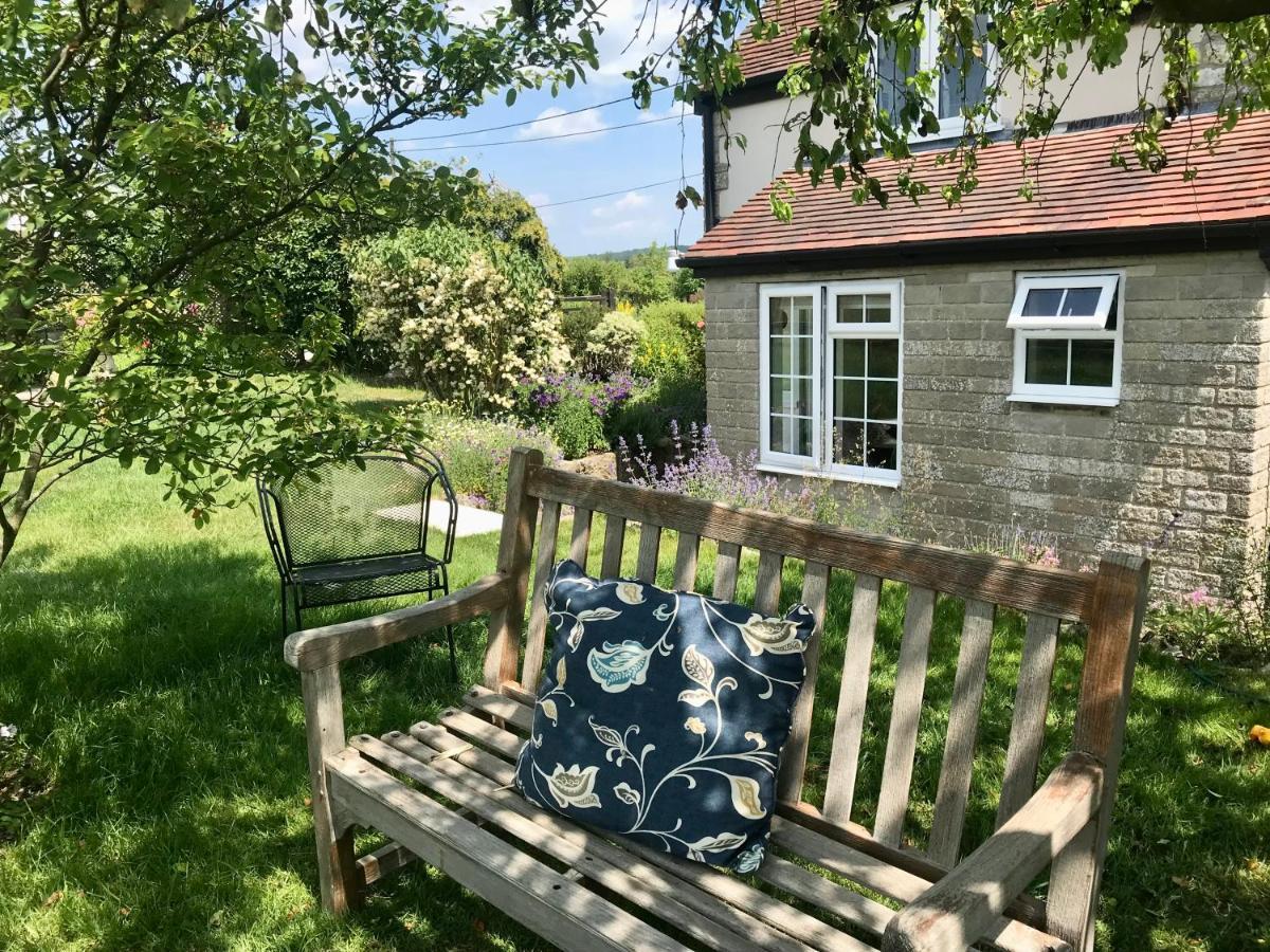 Charming Modernized Country Cottage Near Mere, Wiltshire Mere  Eksteriør billede